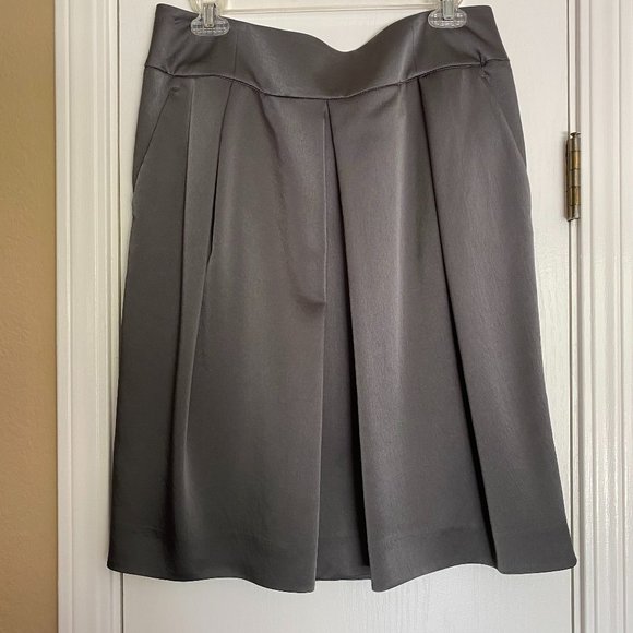 valentino roma skirt w/ pockets